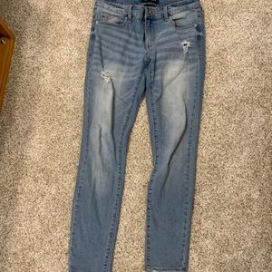 Light wash Low-rise jeans